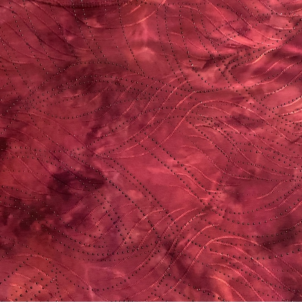JM COLLECTION.Red top w/patches of black prints, also‎ sml studs all over… - Picture 7 of 10